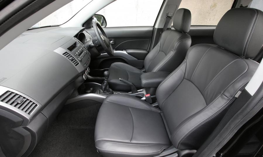  Peugeot 4007 2008 года  (фото 37 из 57)